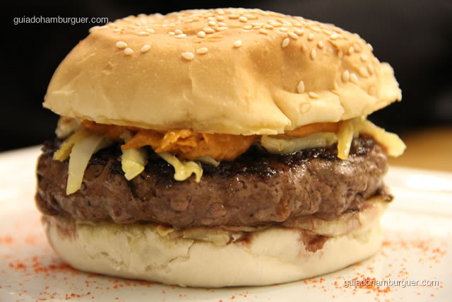 Hambúrguer de Kobe, fetuccine de palmito pupunha e molho de tomate com um toque da Burger Lab - Burger Lab Experience