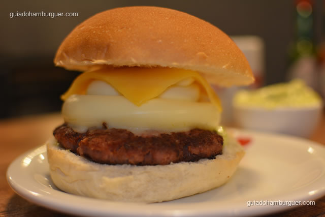 Hambúrguer de calabresa, queijo e catupiry - I Love Burger