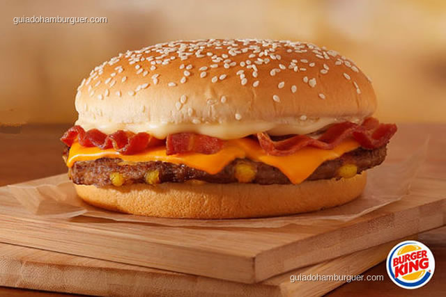 Novo X-Whopper: com fatias de queijo, molho de queijo fresco e bacon crocante - Burger King