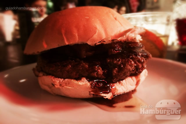 Black Burger com tutano e molho roti - Z Dei Sandwich Shop