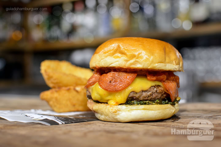 Pepperoni Burger - Buddies Burger dá R$ 350,00 a você, participe pelo Instagram e Facebook