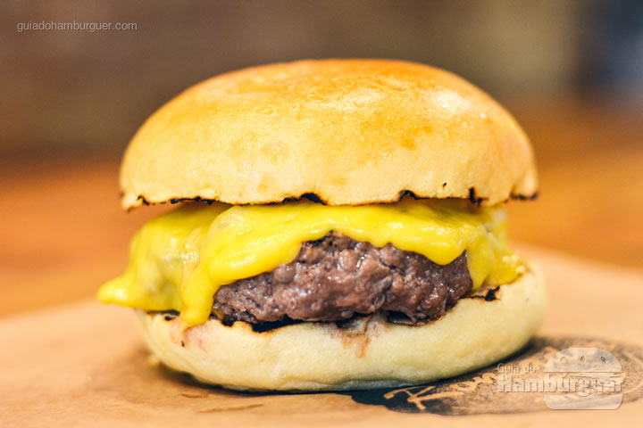 Cheeseburger - Roncador Hamburgueria Artesanal