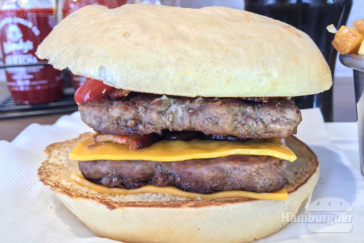 Baconator, hambúrguer mais famoso da rede  - Wendy's abre sua primeira loja em São Paulo