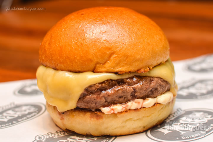 Cheese, hambúrguer, queijo prato e maionese - Red Nose Burger & Hot Dog