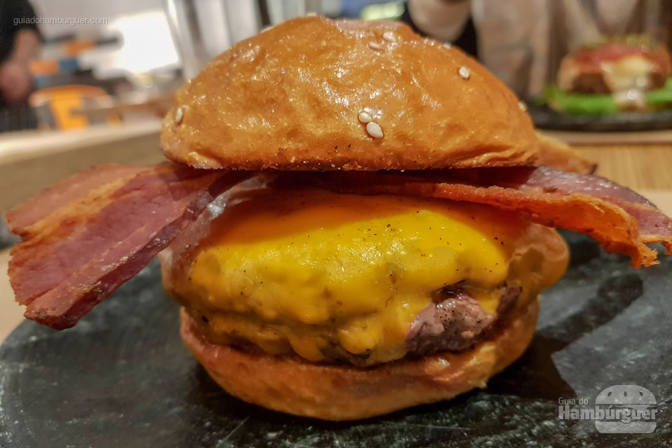 Cheese bacon - Beef Burger & Beer