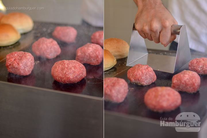 Esmagando os burgers com nossa premnsa para smash burger - Chapa para hambúrguer vitrocerâmica Plana da Evo Pro
