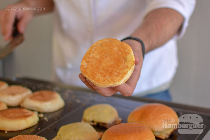 pão selado com perfeição - Chapa para hambúrguer vitrocerâmica Plana da Evo Pro